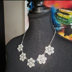 5 For $25✨️New + Tag Laura Womens Holiday Snow Flake Pearl Silvwe Large Necklace